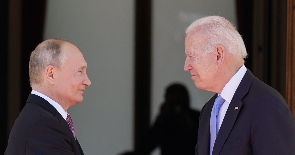 Байден не исключает возможность проведения саммита с Путиным из-за агрессии РФ вокруг Украины