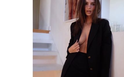 Опять без нижнего белья: Эмили Ратажковски продемонстрировала сексуальный лук