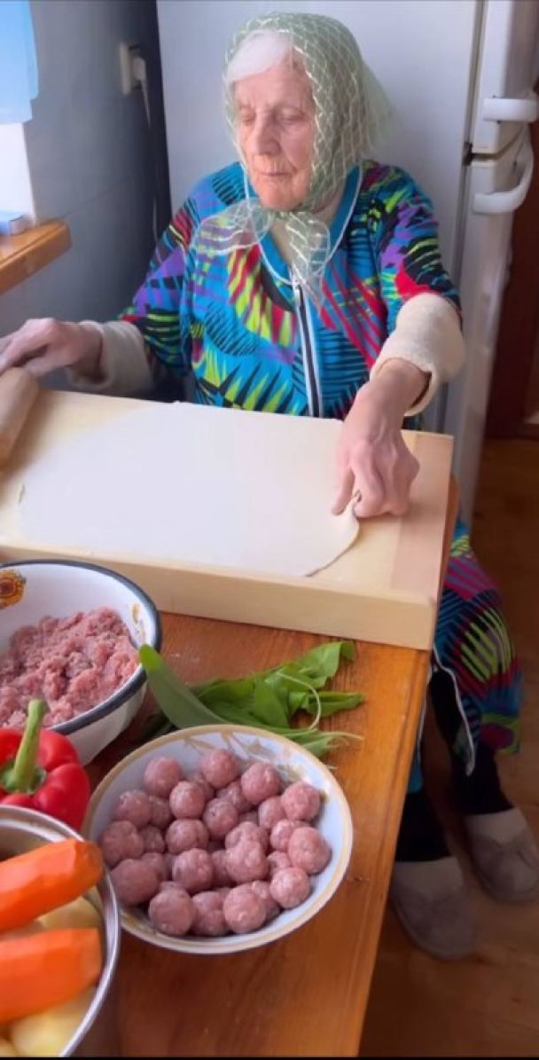 Анна Саливанчук с бабушкой / © instagram.com/salivanchuk.anna