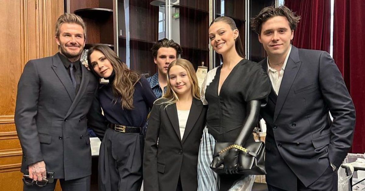 Виктория Бекхэм с семьей