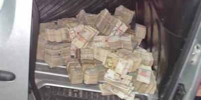 У багажнику - вкрадені з окупованих територій 7 мільйонів гривень!