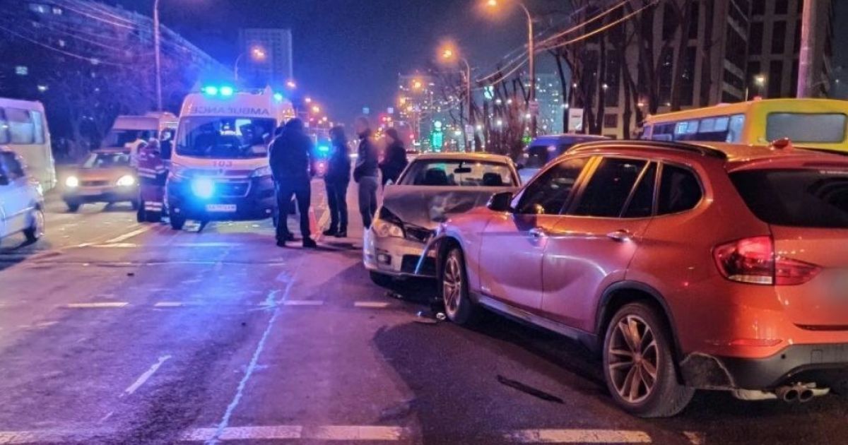 У Києві водій напідпитку влаштував автотрощу: подробиці