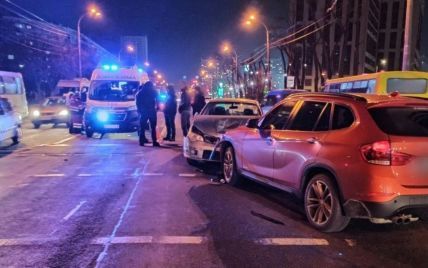 У Києві водій напідпитку влаштував автотрощу: подробиці