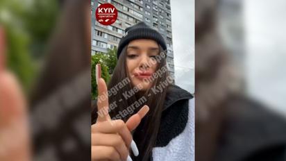 Блогерка, яка у Києві розгромила квартиру, розплакалась та вилаяла поліцію, бо її заблокували в Instagram