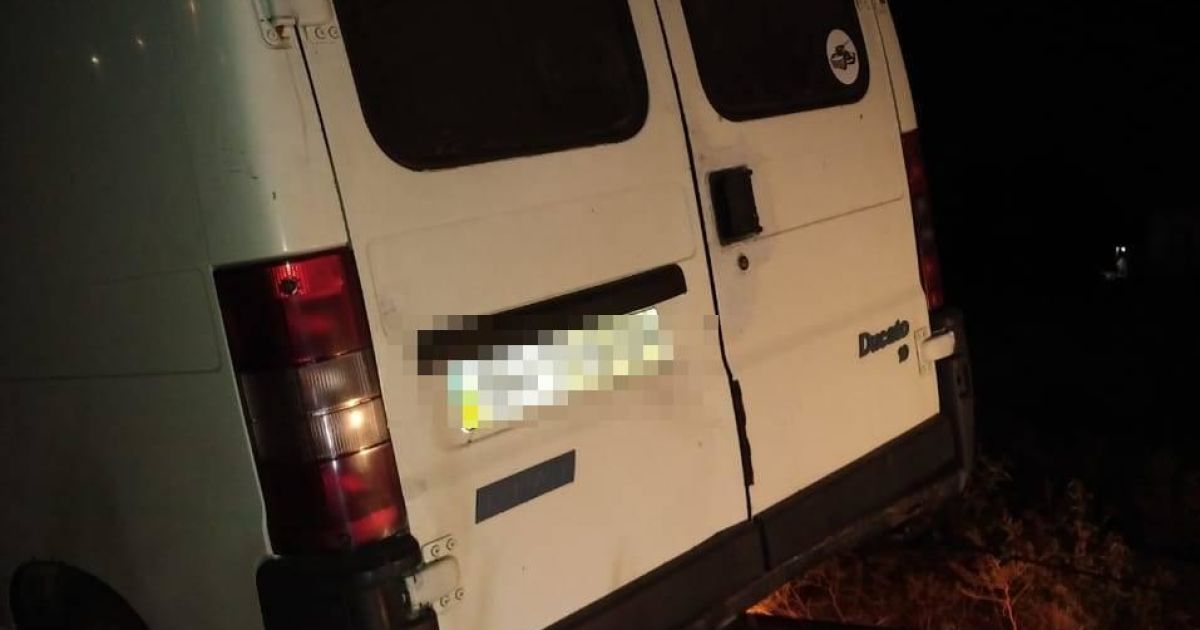 П'яний водій в Одеській області хотів втекти від патруля, але при невдачі покусав і побив копів