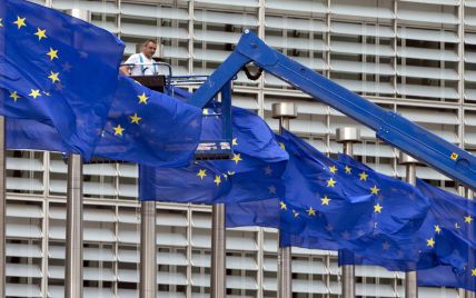 ЕС дает России по зубам: что вошло в восьмой пакет санкций, а о чем снова не договорились