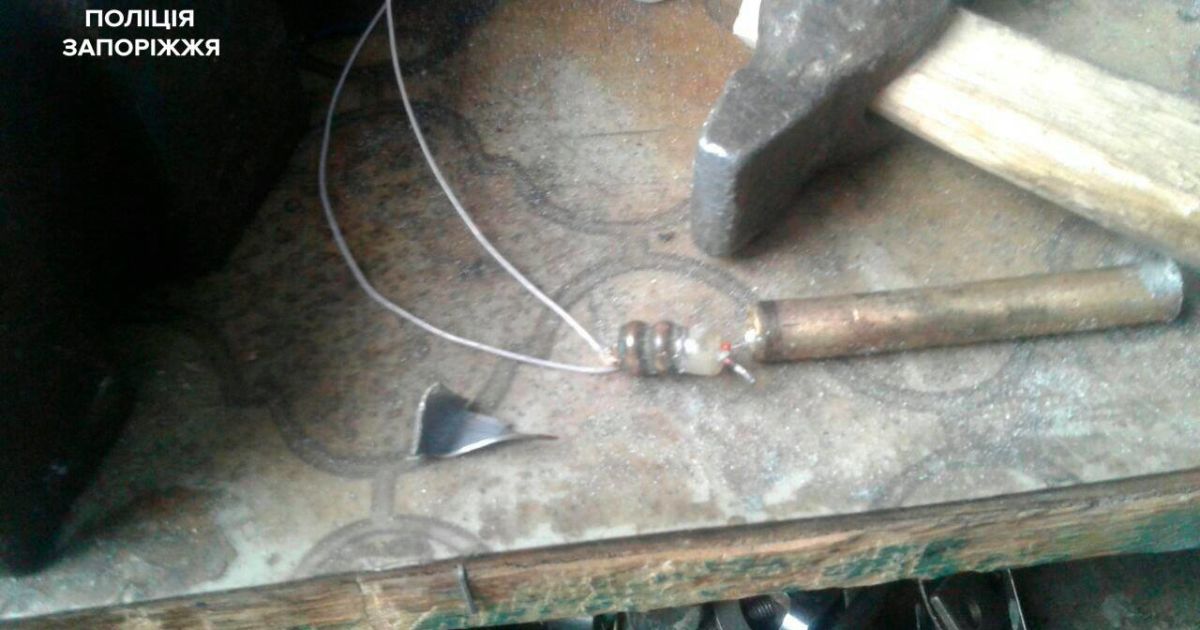 У Запоріжжі в багатоповерхівці вибухнув невідомий предмет