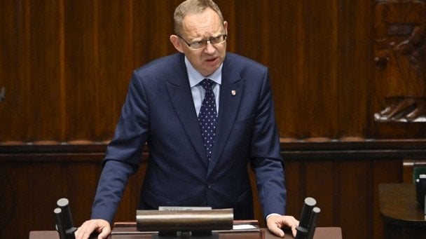 Польский депутат назвал лозунг "Слава Украине!" "фашистским", украинский посол ответил