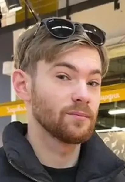 Британець разом зі своєю дівчиною приїхали до України