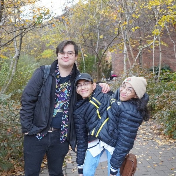 Сестри Андраде і Деніел Маккормак / © instagram.com/carmen_soland