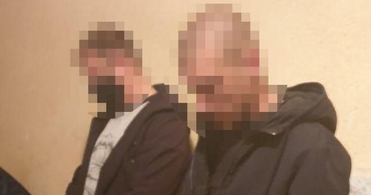 Изнасилование девушки полицейскими в Киевской области: ее вызвали как свидетеля, одели противогаз и пытали