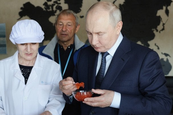 Путіна пригощали червоною ікрою / © Associated Press