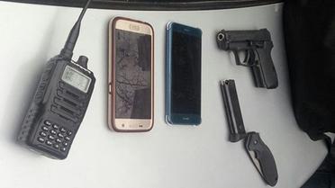 Затриманого везуть до поліції для встановлення особи  / © ГУ Національної поліції в Києві