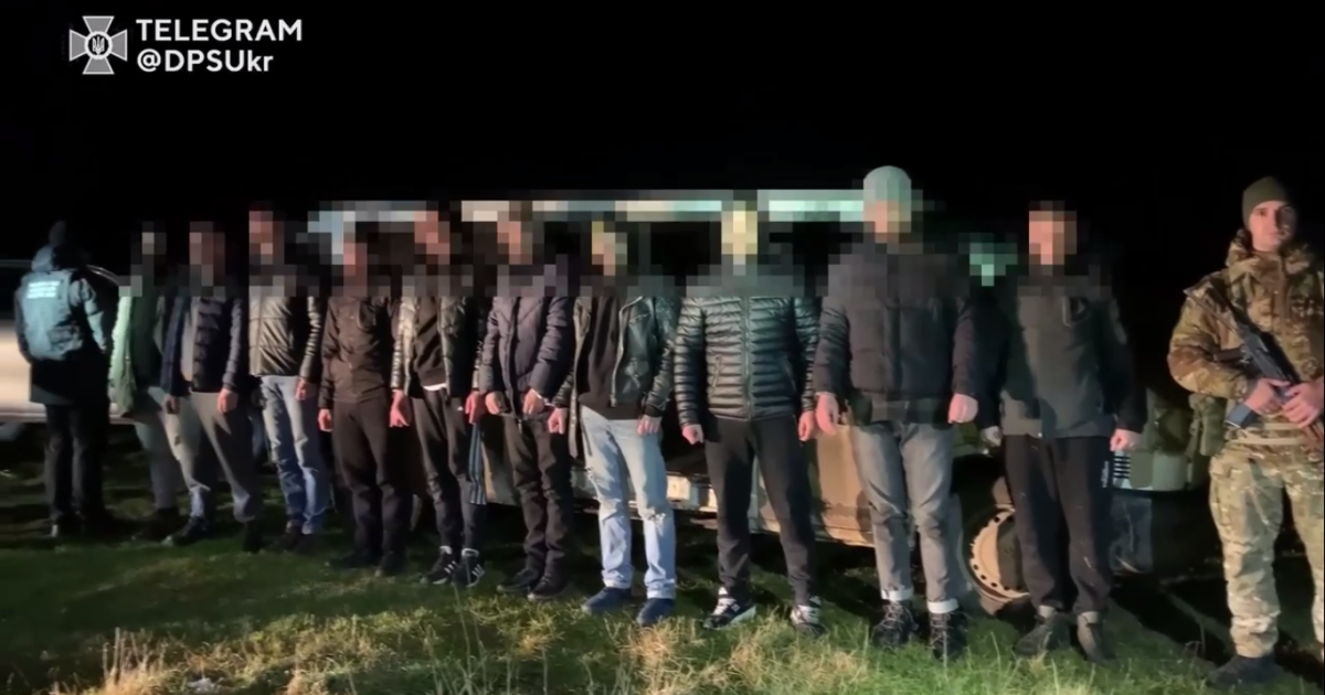 До Молдови поромом: на кордоні затримали чоловіків, які за 5 тисяч доларів намагалися втекти з країни