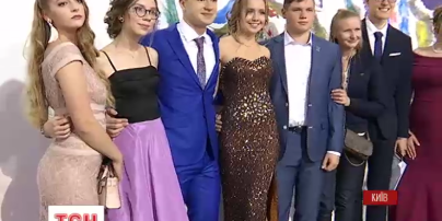 Школьники и лицеисты отпраздновали выпускной вечер