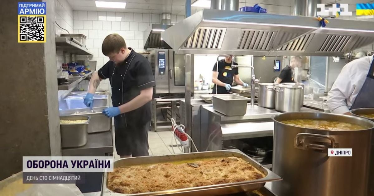 У Дніпрі ресторан, який навіть не встиг відкритись, готує сотні комплексних обідів для шпиталів і переселенців