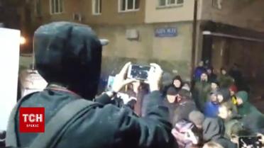 В Киеве продолжается акция-протест возле Лукьяновского СИЗО