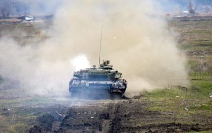 Спостерігачі ОБСЄ помітили танки невідомого типу по обидві сторони від лінії фронту біля Маріуполя