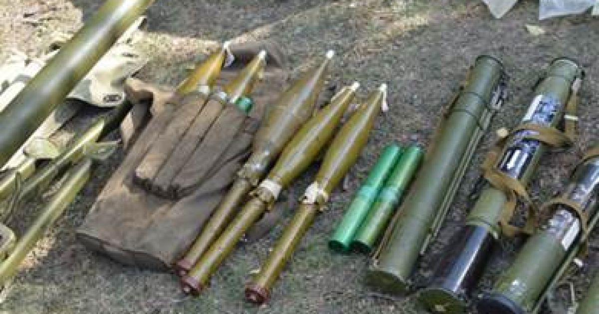 Правоохранители устанавливают лиц, причастных к незаконному хранению оружия