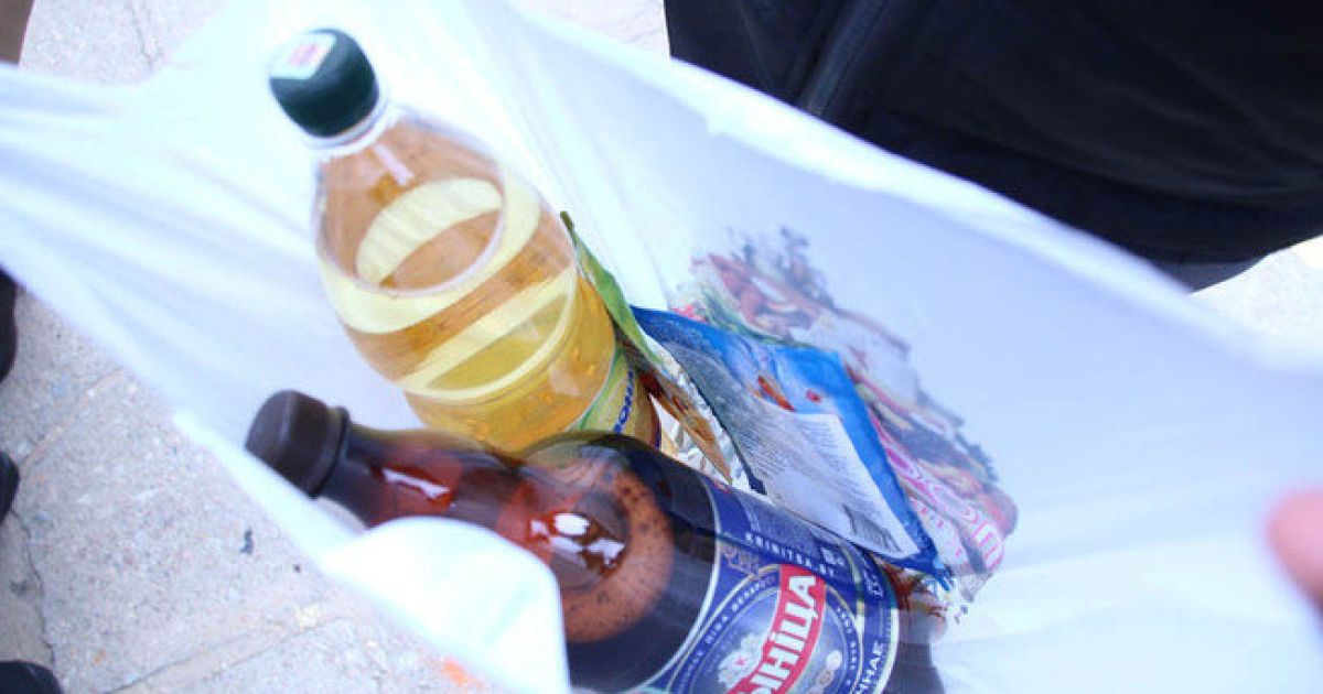 За "правильное" голосование на одном из участков в Минске дают пиво и кисель