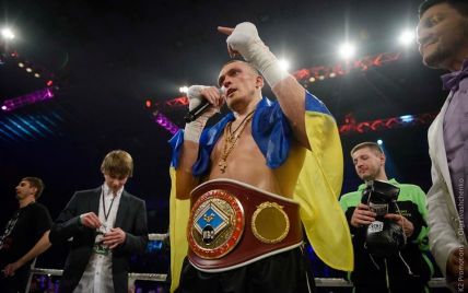 Усик побил Гловацки и стал чемпионом мира по боксу