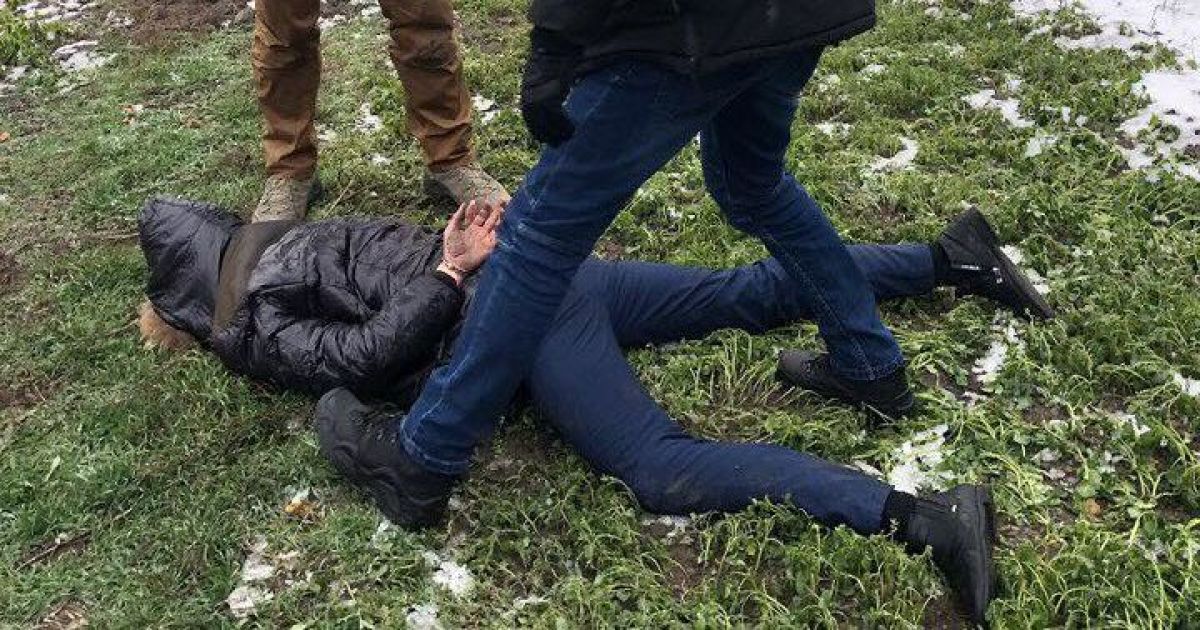 В Белой Церкви полицейский требовал взятку более 100 тысяч гривен и угрожал фейковым делом