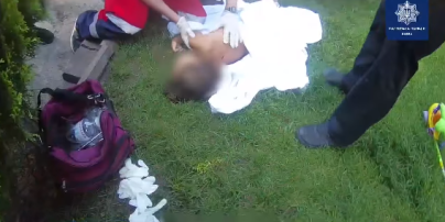 Мати думала, що дитина втопилася, а вона була жива: у Києві 2-річна дівчинка впала у басейн (відео)