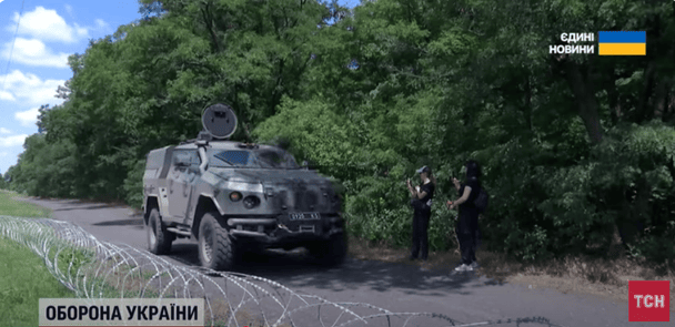 Військові показали цивільним унікальну зброю, яка воює на фронті: відео