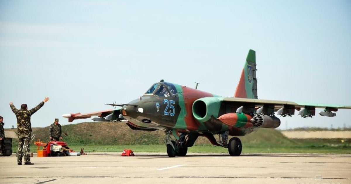В военной прокуратуре назвали причину падения самолета.