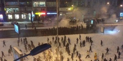 Фанаты "Динамо" и "Бешикташа" устроили кровавые разборки в центре Киева