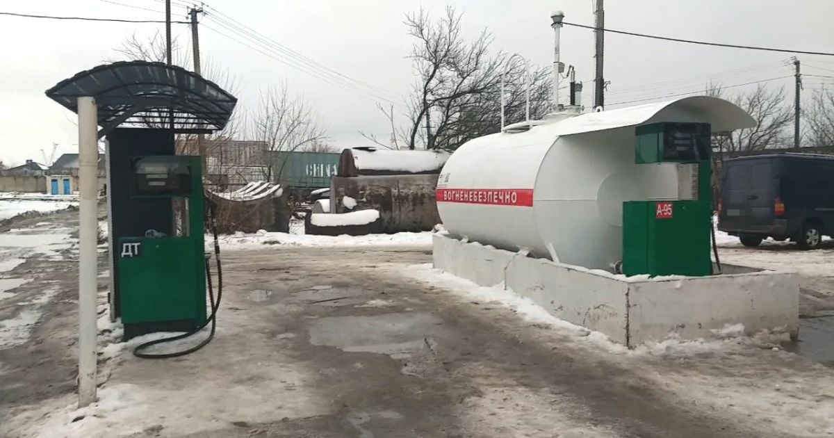 Угрожали пистолетом и связали скотчем: в Одесской области ограбили АЗС (фото, видео)