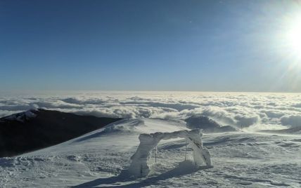 В Карпатах ударил мороз: атмосферное зимнее фото с Пип Иван