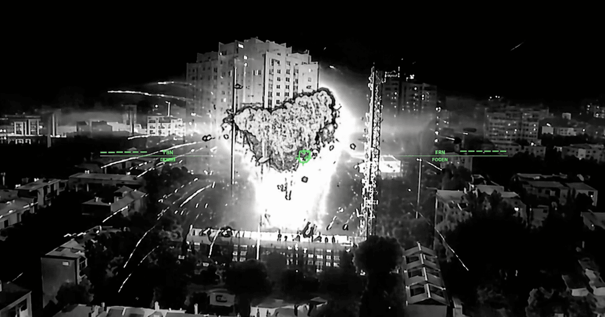 Момент удару по базі спецназу ФСБ в окупованому Донецьку