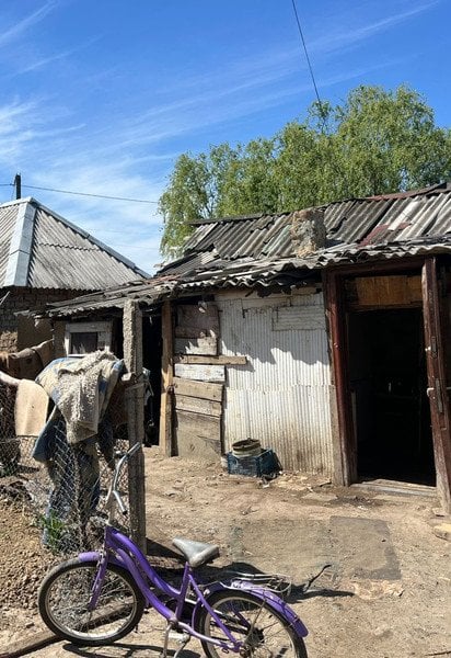 На Закарпатье обнаружили семью, где восемь детей никогда не ходили в школу (фото)