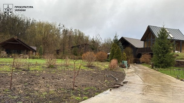 Екснардеп-зрадник привласнив заповідну землю 