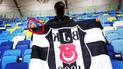 Фанаты "Бешикташа" метали петарды и ломали стулья во время разгромного матча от "Динамо"