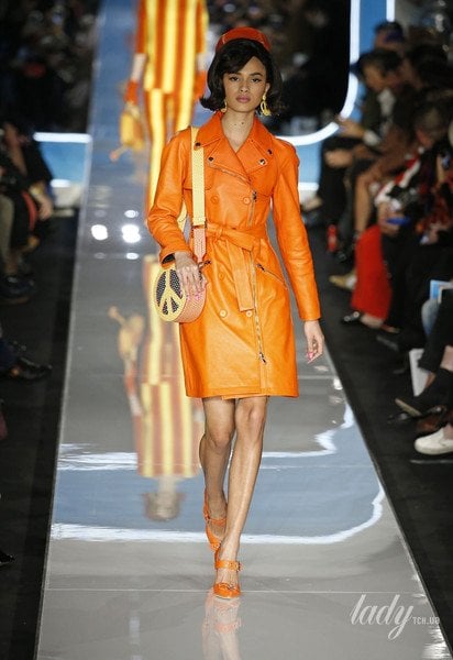 Колекція Moschino прет-а-порте сезону осінь-зима 2018-2019 / © East News