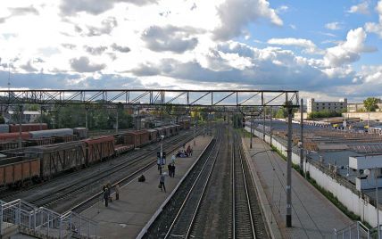 Ничего московского и октябрьского: в Киеве переименовали три железнодорожные станции и библиотеку