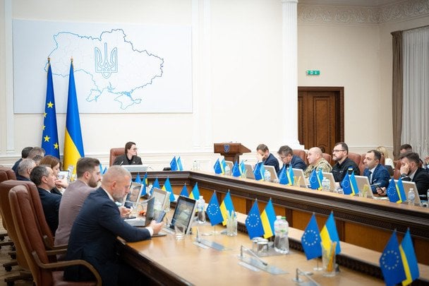 Правительство разрешило выезд за границу некоторым чиновницам: детали от Свириденко