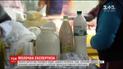 Домашние продукты: чем может быть опасно купленное на рынках молоко