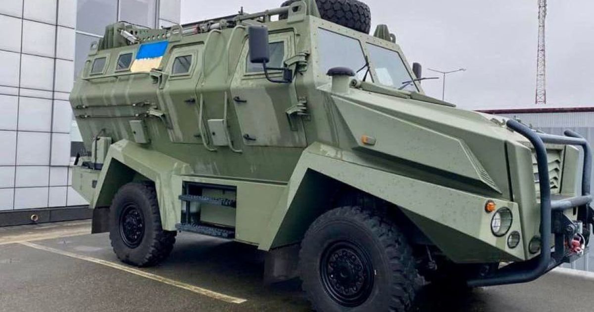 Держприкордонслужба отримала від київських митників бронетранспортер, який незаконно ввезли до України