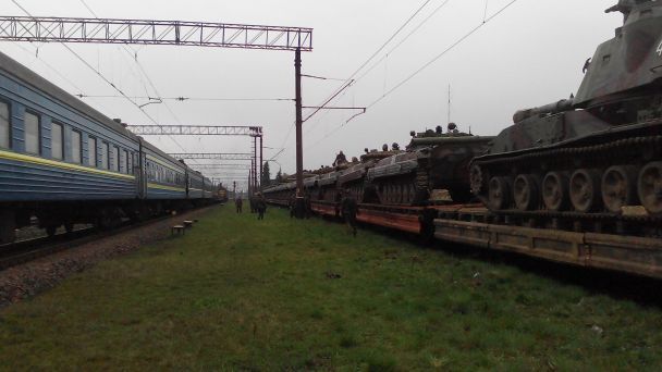 Фото артилериста 24 ОМБр. Танки бригади в пункті постійної дислокації. Весна 14-го