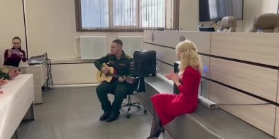 Екатерина Мизулина цинично выступила перед курсантами в Тюмени с украинской песней