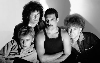 Легендарная группа Queen опубликовала неизданную ранее версию хита We Will Rock You