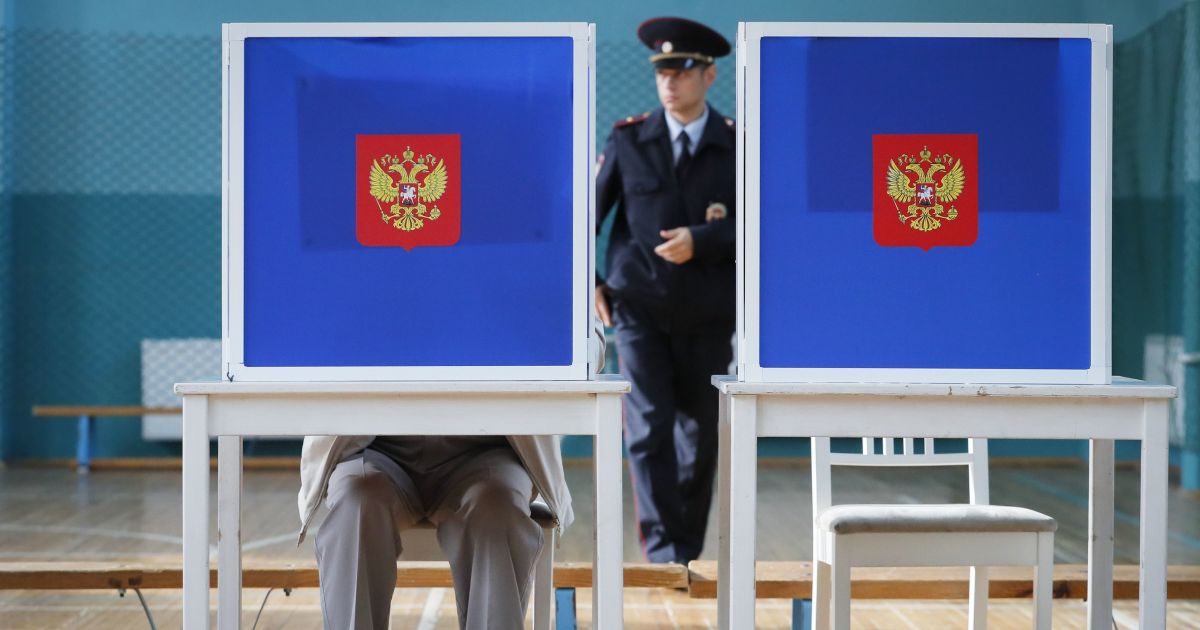 Выборы в России: Кремль победил на всех губернаторских выборах, однако проиграл в местных парламентах