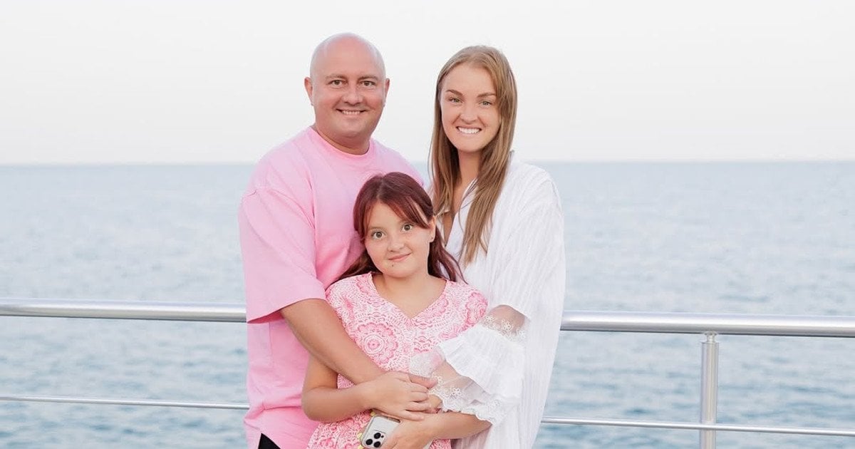 Юрій Ткач із дружиною та донькою