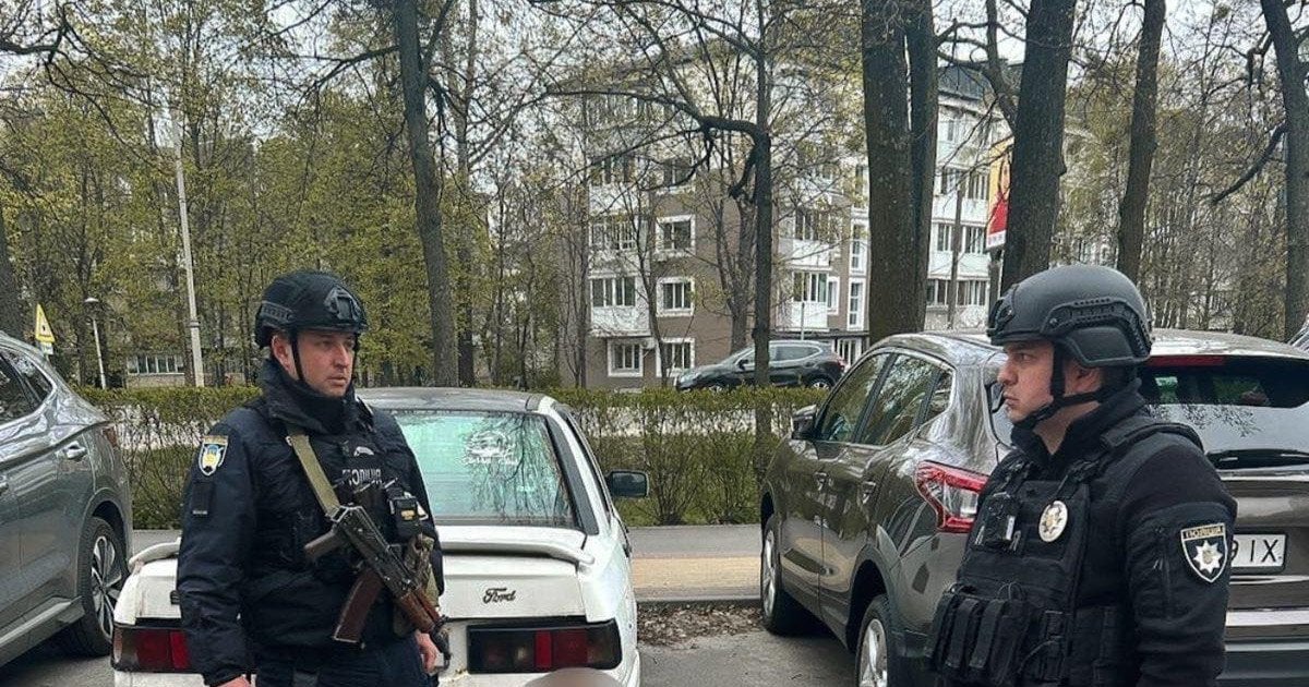 Вийшов з таксі і відкрив вогонь: у Бучанському районі п'яний чоловік влаштував хаотичну стрілянину