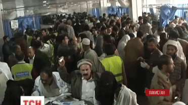 В пакистанській школі вбито щонайменше 130 людей