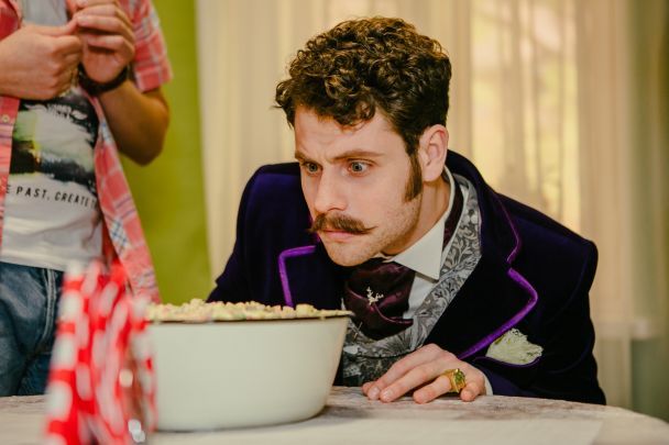 Артур Логай в сериале "Дом Бобринских" / © https://1plus1.ua/