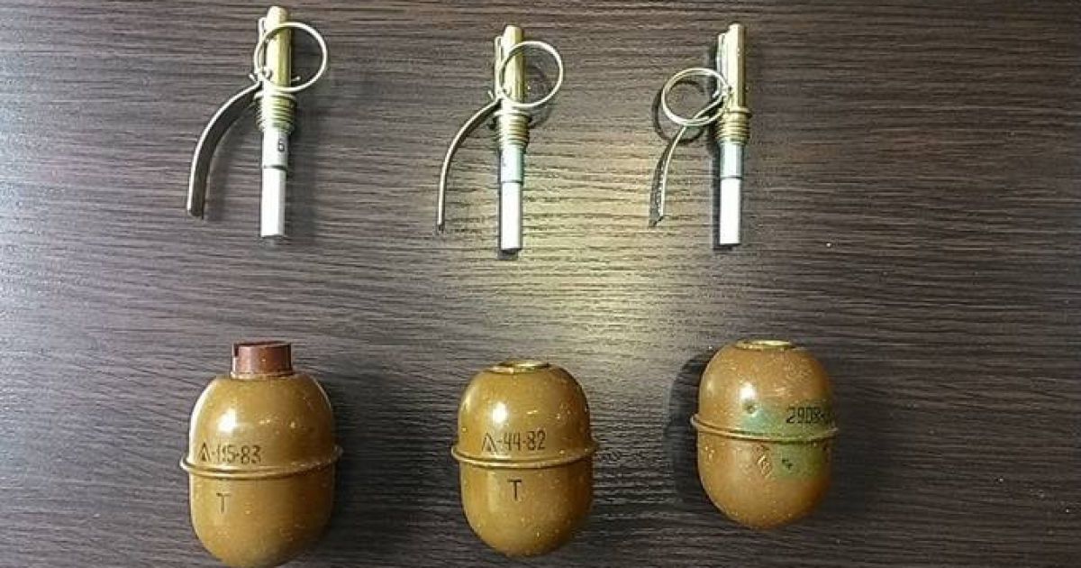 СБУ затримала торгівців зброєю з району АТО_5 / © СБУ